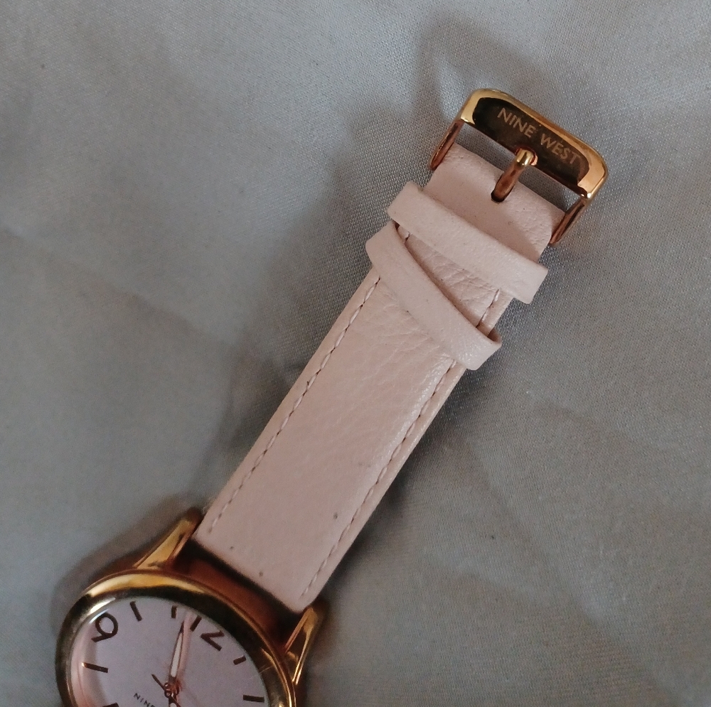 Nine West gold with Blush Pink leather Strap 9w stainless steel watch timepiece - Picture 2 of 9